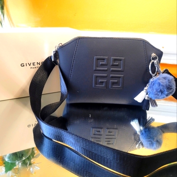 Givenchy Handbags - Givenchy pouch